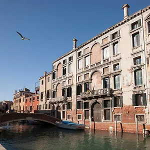 Inside Palazzo Foscarini Appartement